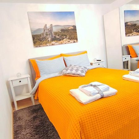 קאמפולונג מולדובנסק R&B Guest House מראה חיצוני תמונה